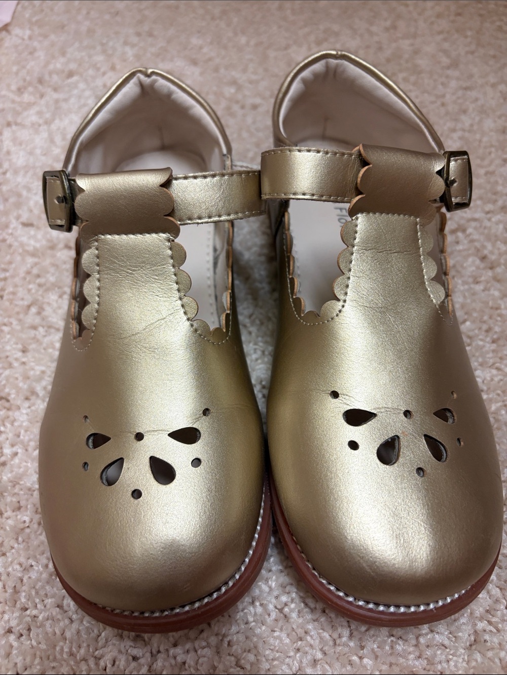 Metallic Gold Mary Jane Dress Shoes for Girls - Classic Buckle Style